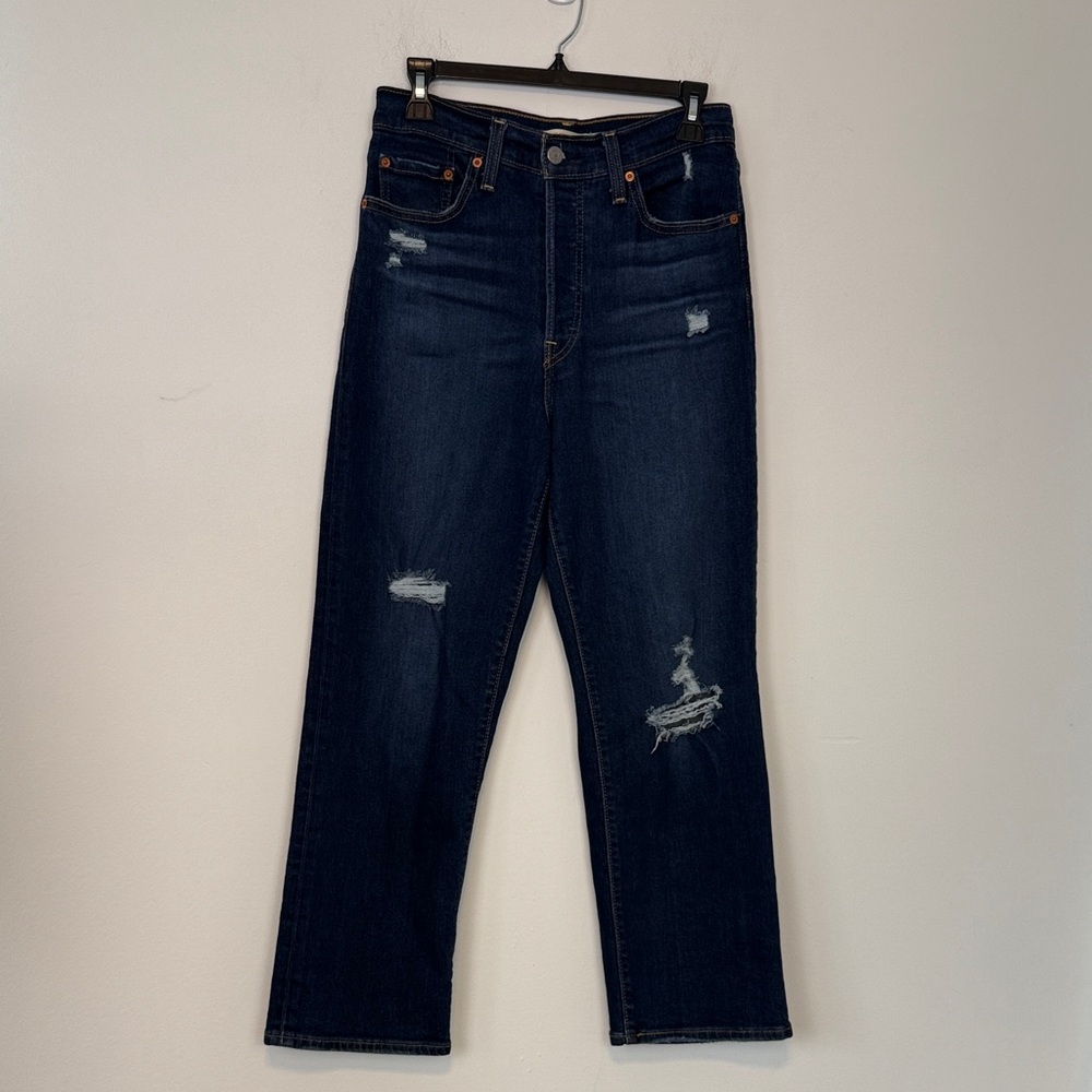Levi’s Women’s Ribcage Straight Ankle Jeans. Size 28. Dark Wash. Distressed.